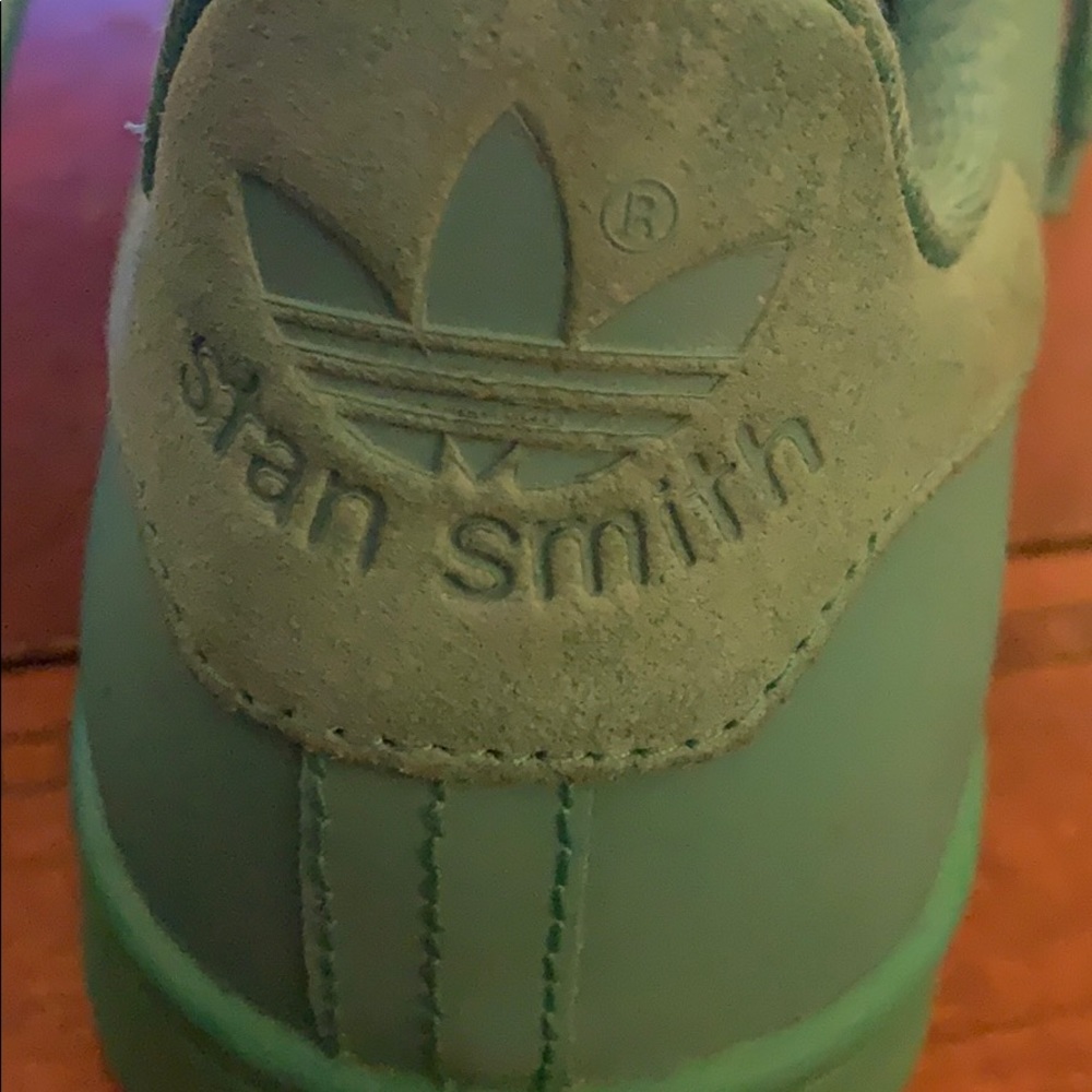 Stan Smith’s - Size 9 Monochromatic/Reflective - Picture 8 of 8